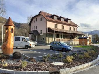 Rodinn� Penzion Hotel ?eka