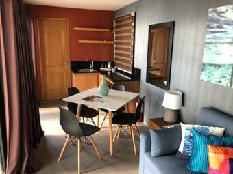 Hotel Crusoe Cabins Casobe