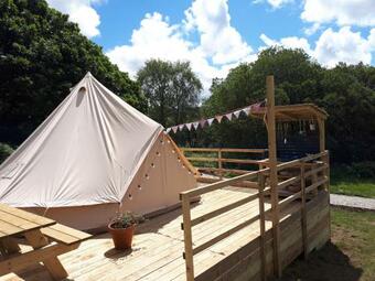 Acorn Wood Glamping