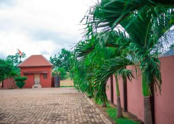 Hostal Excellent Roses Lodge