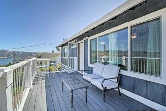 Charming Hilltop Home With Picture-perfect View