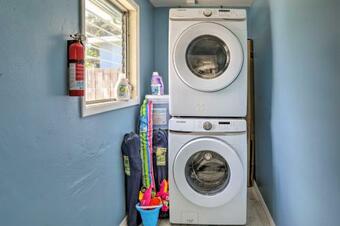 Charming Clearwater Escape About 6 Mi To Beach!