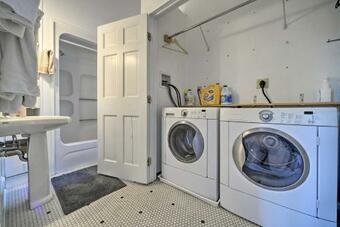 Serene Home On 60 Acres Kid And Pet Friendly!