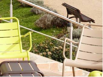 Hotel H�tel Valpr�