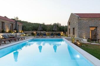 Lichnos Luxury Suites