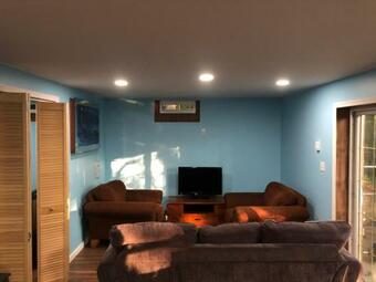 Apartamento Small-town One Bedroom Pad!!!