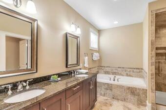 Spacious Home With 4 Master Suites In Quiet Community Home