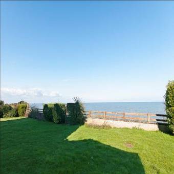 Villa Maison De 8 Chambres A Grandcamp Maisy A 100 M De La Plage Avec Vue Sur La Mer Jardin Et Wifi