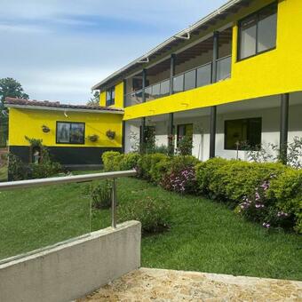 Hotel Hoster�a Blanco Y Negro