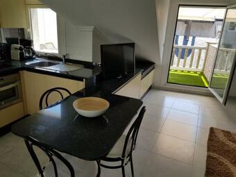 Apartment In Downtown Sanxenxo With Sea 0169