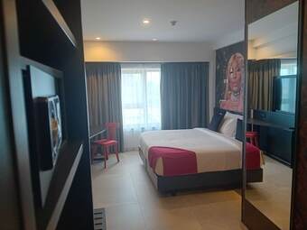 So City Hotel Adults Only