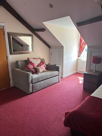 Ecclefechan Hotel