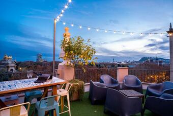 Apartamentos The Family Host - Lost Garden Ciutadella Park