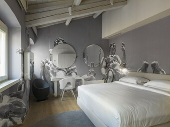 Lords Of Verona Luxury Apartments