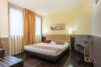 Continental Urban Art Hotel