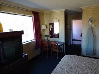 Hotel Hilltop Express Inn