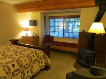 Donner Lake Inn B&B
