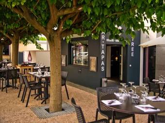 Hotel Pergola H�tel Brugui�res