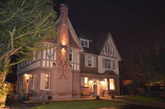 Bed & Breakfast Au Petit Manoir