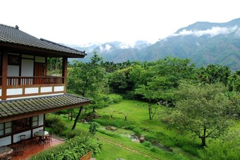 Bed & Breakfast Old Five Guesthouse