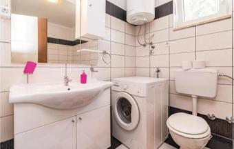 Holiday Home Valbandon Lavanda