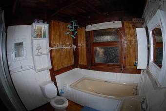 Dolphin Lodge
