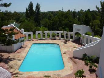 Hostal By Bush Telegraph Lodge