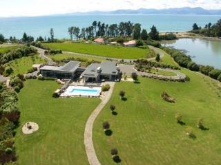 Bed & Breakfast Almyra Waterfront Lodge