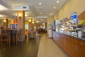 Holiday Inn Express Hotel & Suites Prattville South