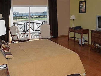 Hotel Howard Johnson Marinas & Resort