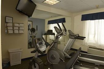 Holiday Inn Express Hotel & Suites - Wilson - Downtown