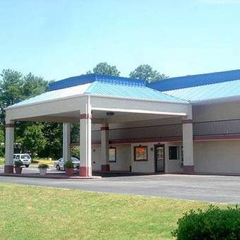 Hotel Royal Inn & Suites