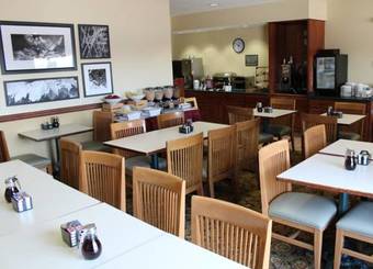 Hotel Country Inn & Suites Brooklyn Center