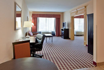 Holiday Inn Express Hotel & Suites Laurel