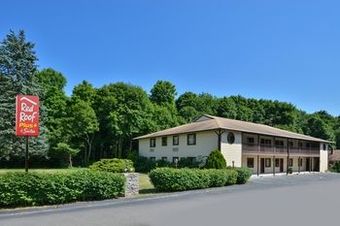 Hotel Red Roof Plus & Suites Guilford