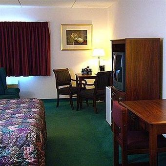 Magnuson Hotel Franklin Square Inn