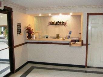 Motel Clairmont Inn & Suites - Warren