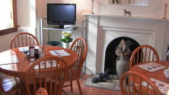 Bed & Breakfast Hay Lodge