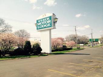 Nyack Motor Lodge