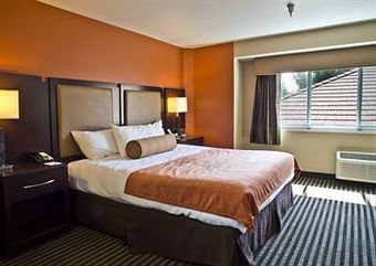 Crestview Hotel And Suites