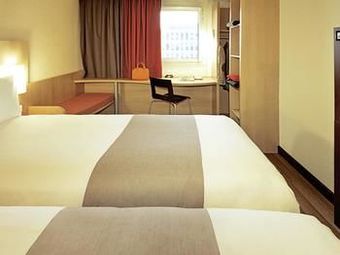 Hotel Ibis Saint Quentin Basilique
