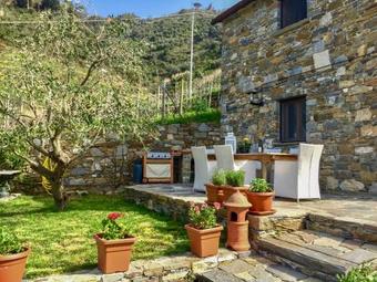 Vernazza Guest House With Scooter