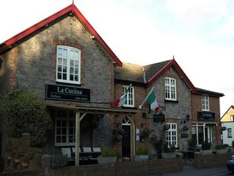 Hostal Rooms At Uphill