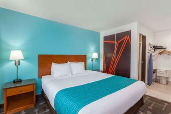 Hotel Howard Johnson By Wyndham National City/san Diego South