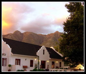 Hostal Aan De Oever Guesthouse