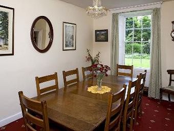 Hostal The Old Presbytery Guest House