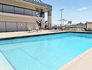 Hotel Days Inn West