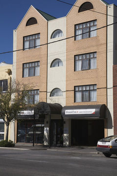 Hotel Breakfree Directors Studios