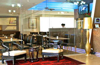 Hotel Astor Metropole (torre)