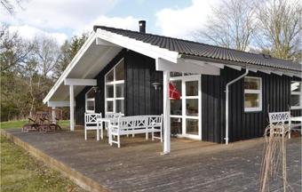 Three-bedroom Holiday Home Hadsund With A Fireplace 08